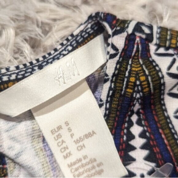 Geometric print sleeveless bodycon dress - Picture 7 of 7